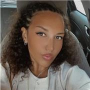 Sono Martina, ho 20 anni e cerco ragazzi a cui fare doposcuola/ripetizioni. Sono una ragazza molto paziente